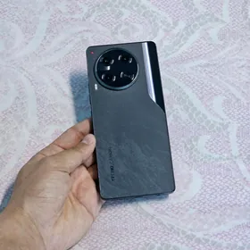 Tecno Camon 30. 16/256