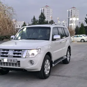 Mitsubishi Pajero 2014