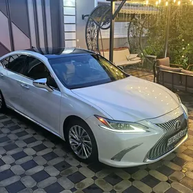 Lexus ES 350 2019