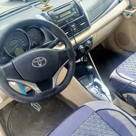 Toyota Yaris 2014