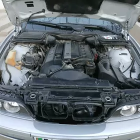 BMW E39 2003