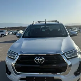 Toyota Hilux 2024