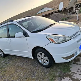 Toyota Sienna 2004