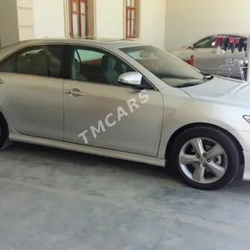 Toyota Camry 2011