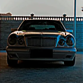 Mercedes-Benz E320 1998