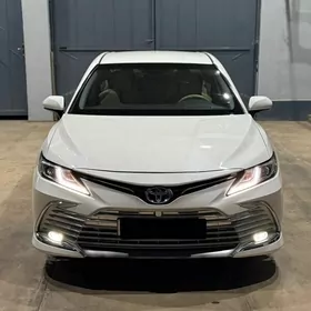 Toyota Camry 2021