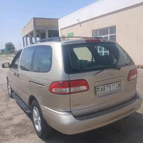 Toyota Sienna 2002