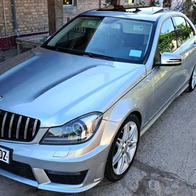 Mercedes-Benz C300 2011