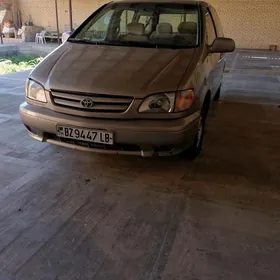 Toyota Sienna 2001