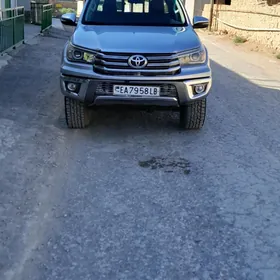 Toyota Hilux 2016