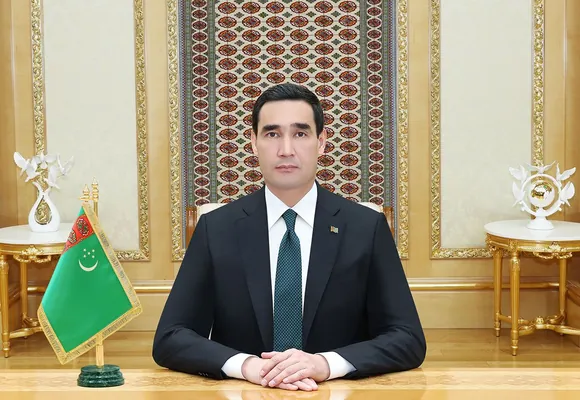 Serdar Berdimuhamedow Aşgabada sapar bilen gelen Pakistanyň Senatynyň Başlygyny kabul etdi