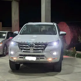 Toyota Fortuner 2024