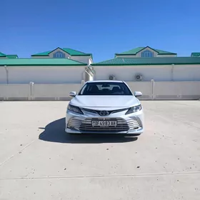 Toyota Camry 2021