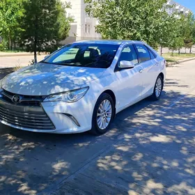 Toyota Camry 2016