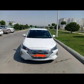 Hyundai Elantra 2019