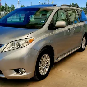 Toyota Sienna 2010