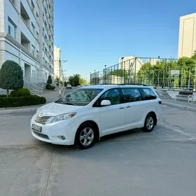 Toyota Sienna 2015