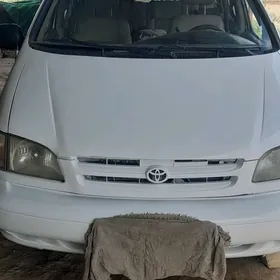 Toyota Sienna 1999
