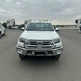 Toyota Hilux 2024