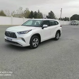 Toyota Highlander 2021