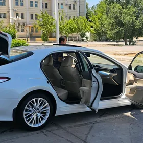 Toyota Camry 2020