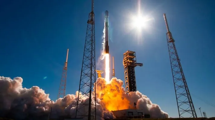 SpaceX собирается в 2025 году побить собственный рекорд по числу запусков