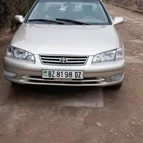 Toyota Camry 2000