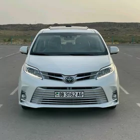 Toyota Sienna 2019