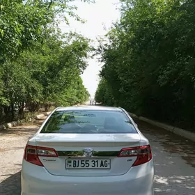 Toyota Camry 2014