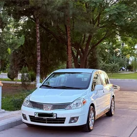 Nissan Versa 2012