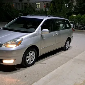 Toyota Sienna 2004