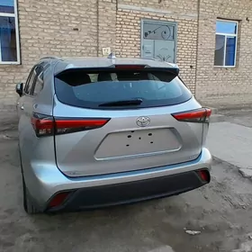Toyota Highlander 2022