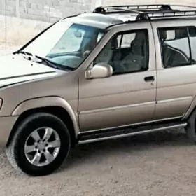 Nissan Pathfinder 2001