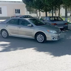 Toyota Camry 2014