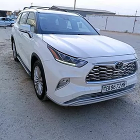 Toyota Highlander 2020