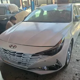 Hyundai Elantra 2022