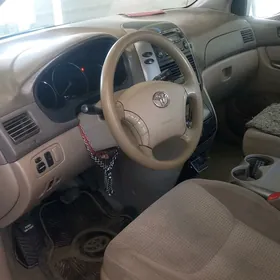 Toyota Sienna 2008