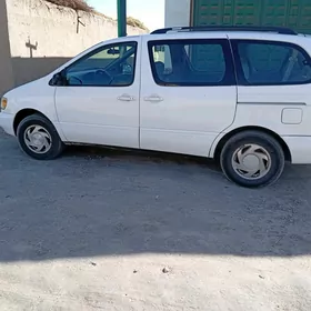 Toyota Sienna 2000