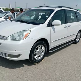 Toyota Sienna 2004