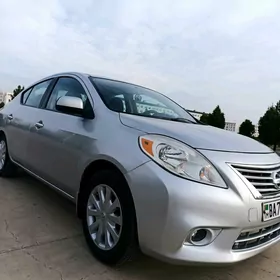 Nissan Versa 2012