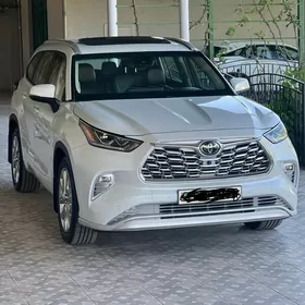 Toyota Highlander 2021