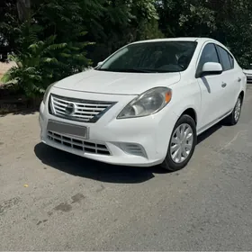 Nissan Versa 2012
