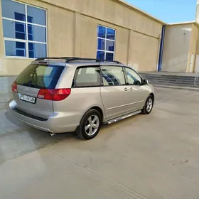 Toyota Sienna 2005