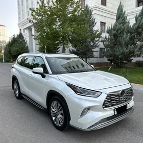 Toyota Highlander 2020