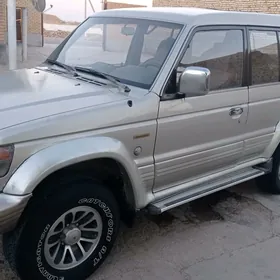 Mitsubishi Pajero 1993