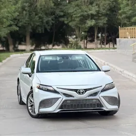 Toyota Camry 2021
