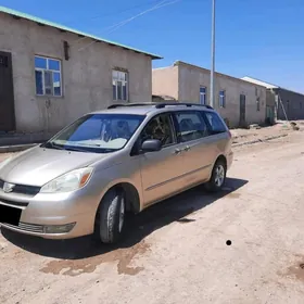 Toyota Sienna 2003