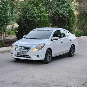 Nissan Versa 2016