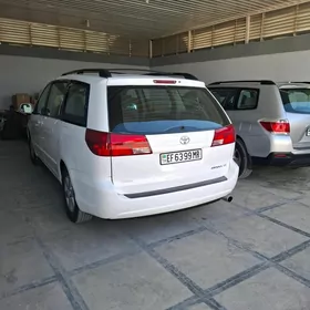 Toyota Sienna 2004