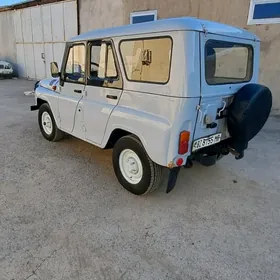 UAZ 469 2001